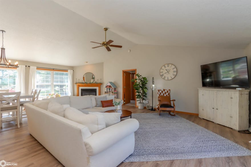 2186 Waters Way, Washington, Iowa