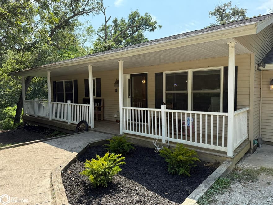2421 285th Avenue, Weldon, Iowa