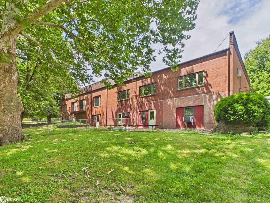 2303 8th Avenue, University Park, Iowa