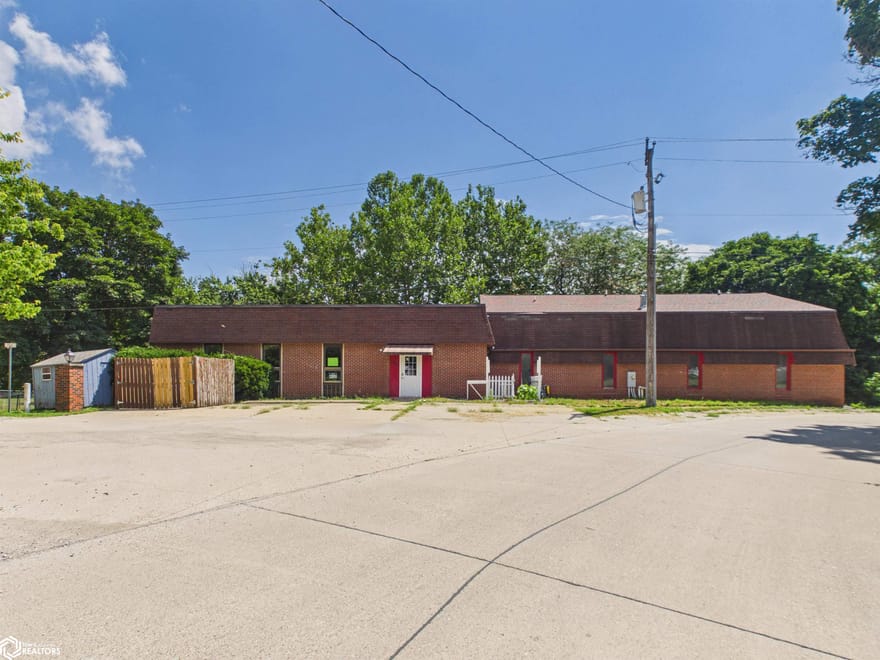 2303 8th Avenue, University Park, Iowa