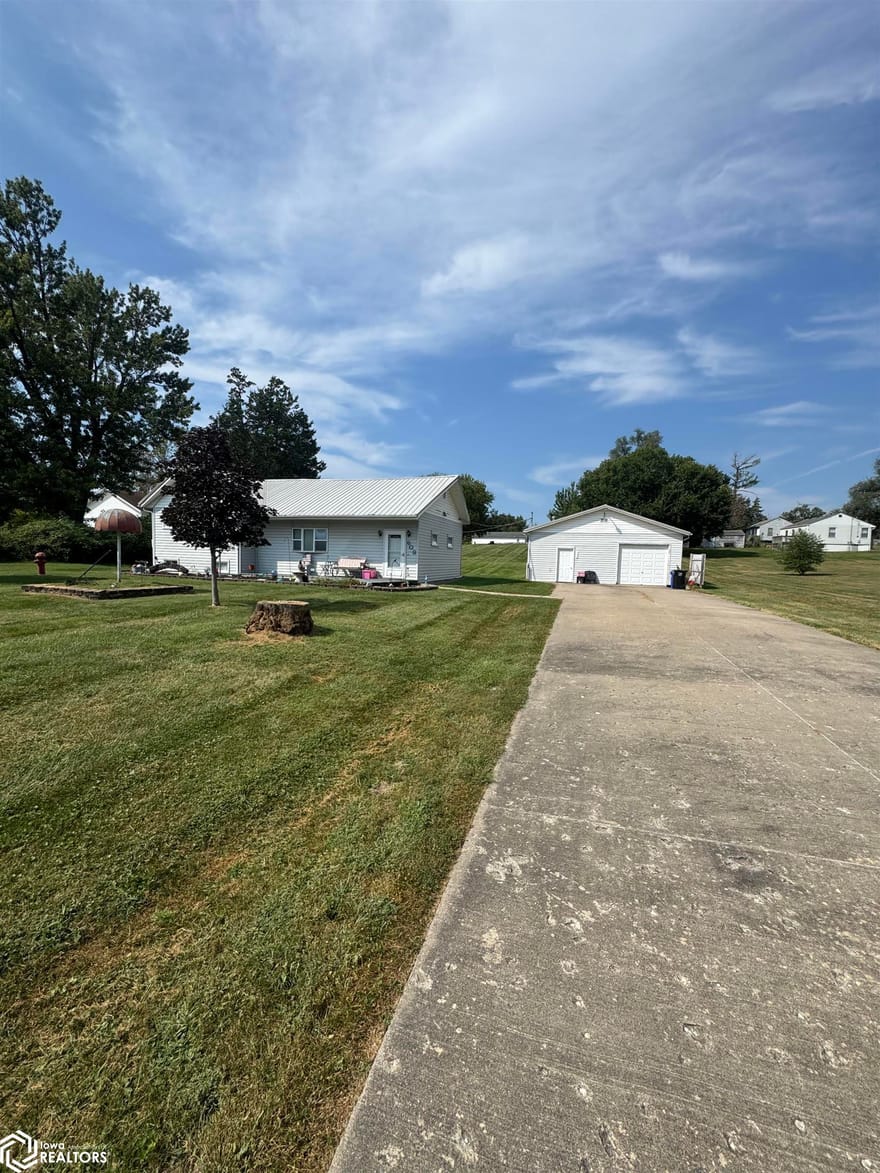 609 Lake Road, Ottumwa, Iowa