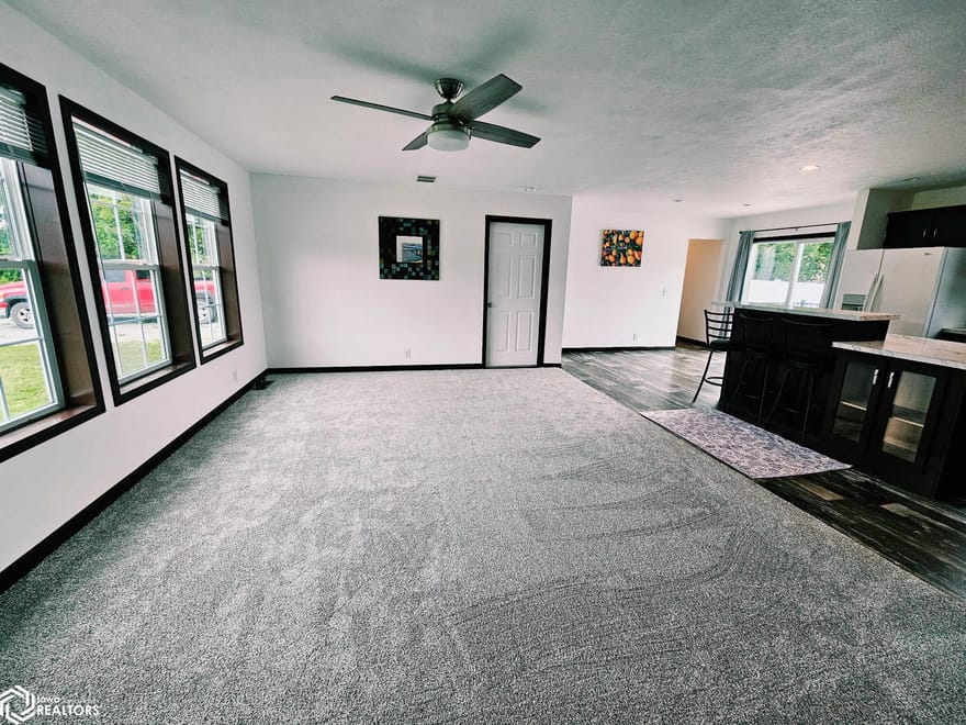 2151 Rosebrier Drive, Fairfield, Iowa