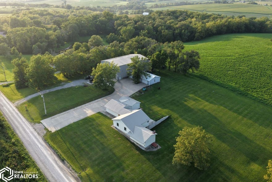 2960 160th Street, Riverside, Iowa