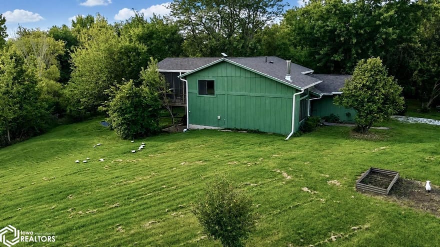 2352 Seven Hills Road, Fairfield, Iowa
