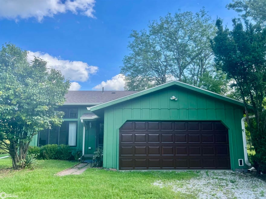 2352 Seven Hills Road, Fairfield, Iowa