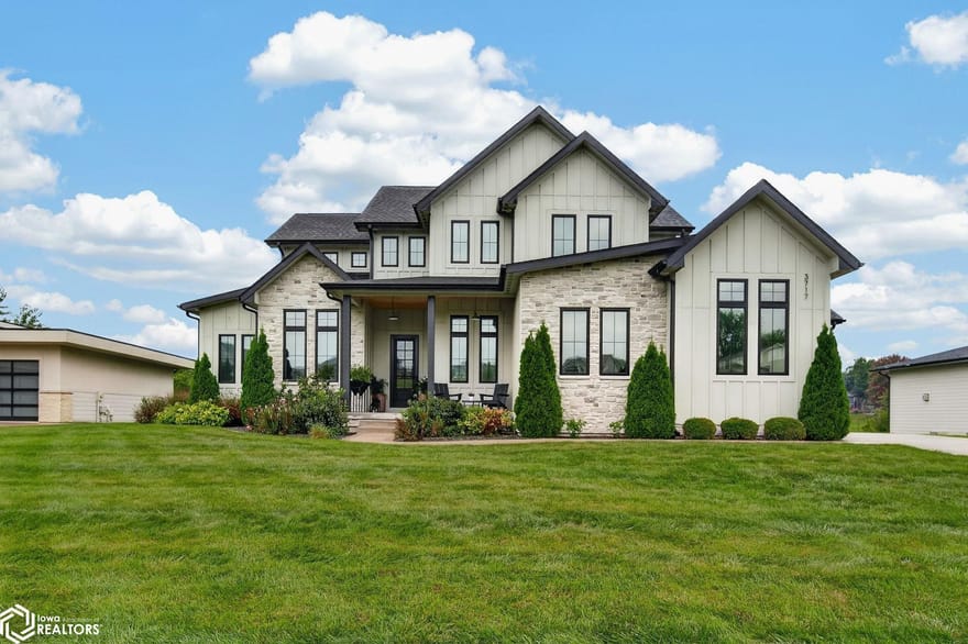 3717 Autumn Sage Circle, Norwalk, Iowa