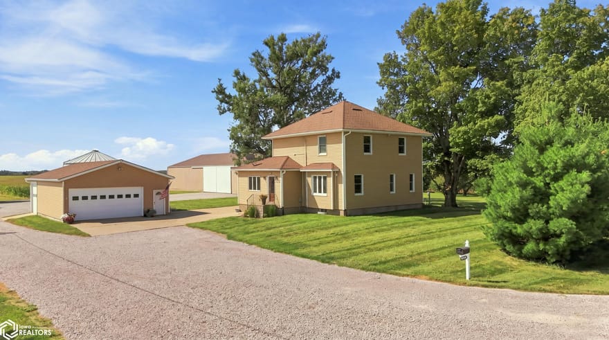 2326 Salina Road, Fairfield, Iowa