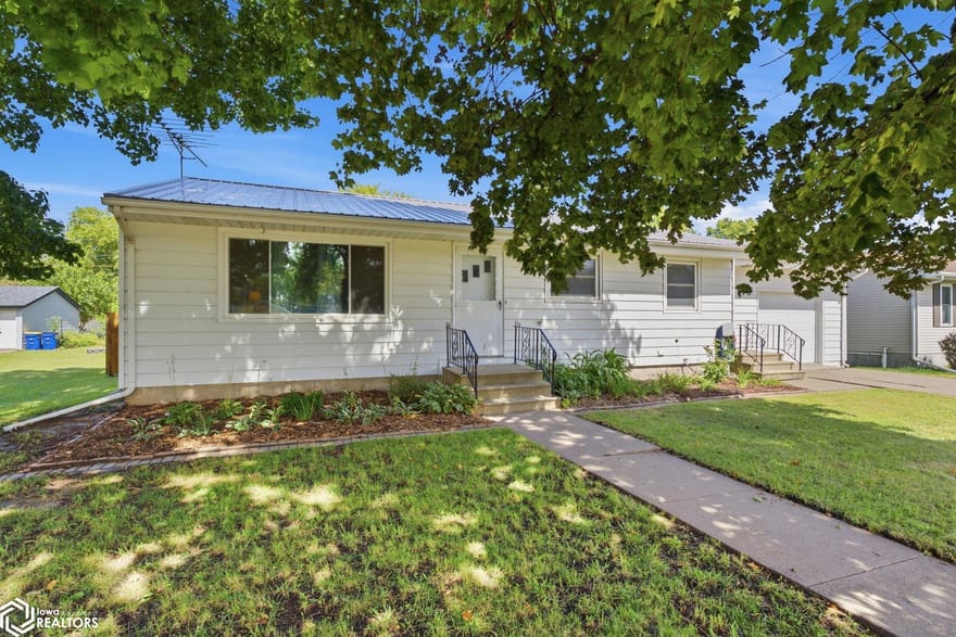 1306 E 2nd Street, Washington, Iowa