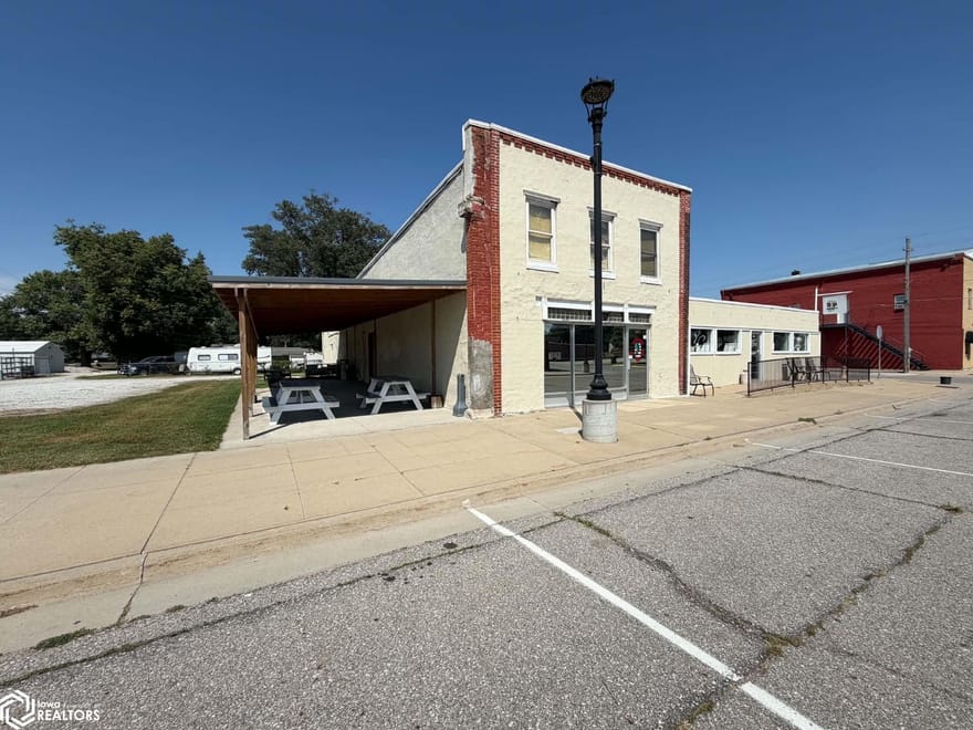 119 & 121 Walnut Street, Eddyville, Iowa