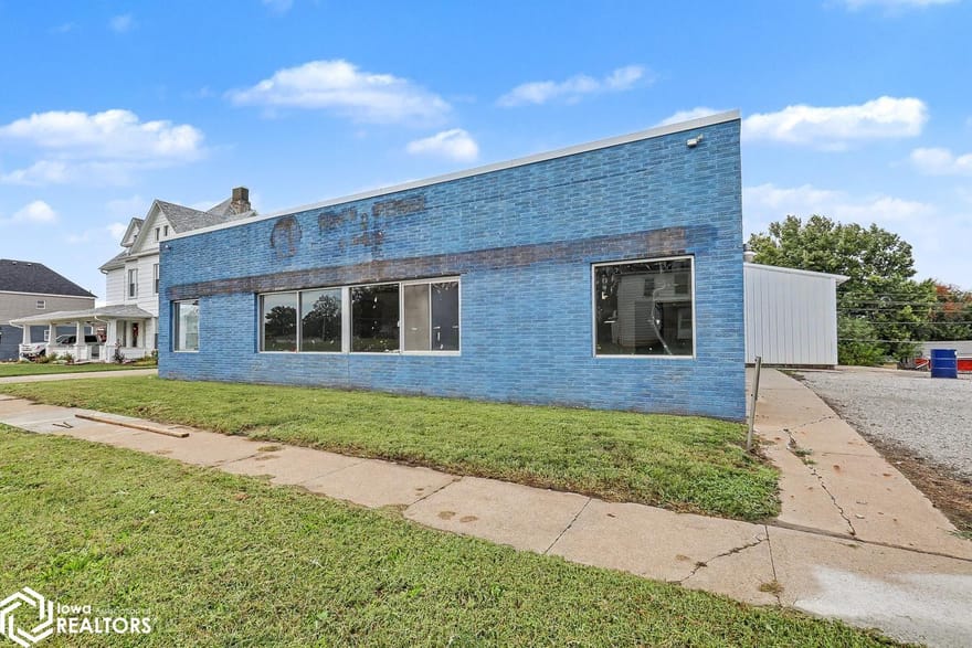 715 Court Avenue, Chariton, Iowa