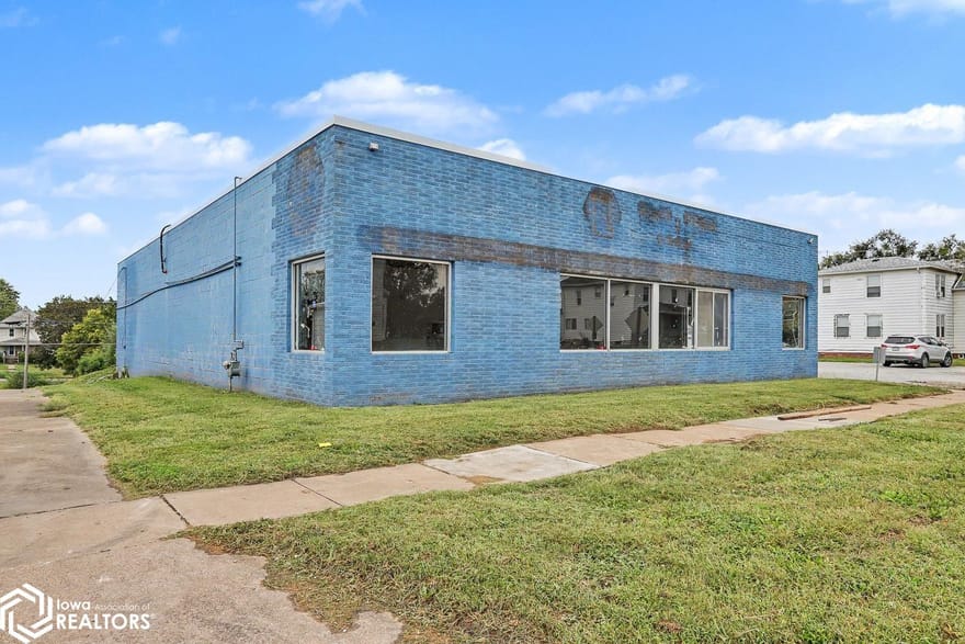 715 Court Avenue, Chariton, Iowa