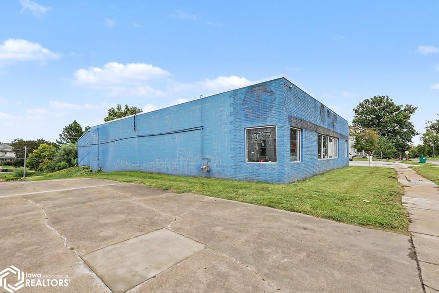715 Court Avenue, Chariton, Iowa