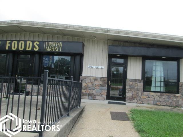 1812 W Court Avenue, Chariton, Iowa