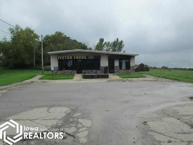 1812 W Court Avenue, Chariton, Iowa