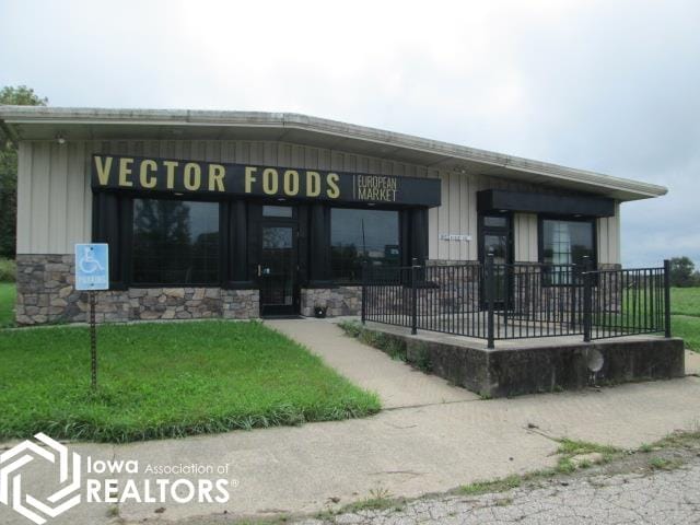 1812 W Court Avenue, Chariton, Iowa