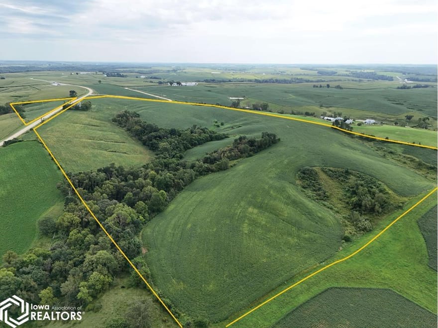 20693 Skahill Rd., Cascade, Iowa
