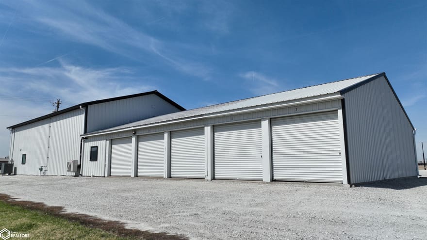 214 S Airport Road, Washington, Iowa