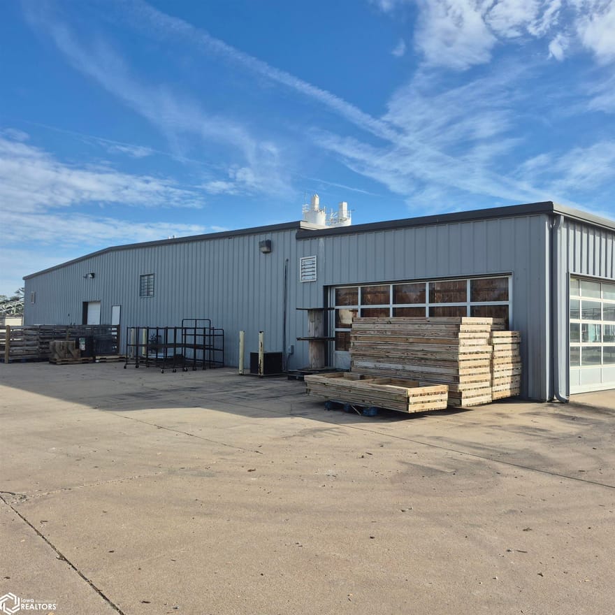 2857 N Court Rd., Ottumwa, Iowa