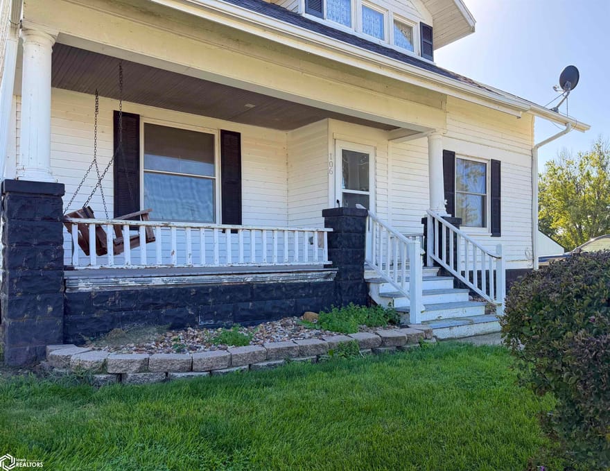 106 W Ames Street, Russell, Iowa