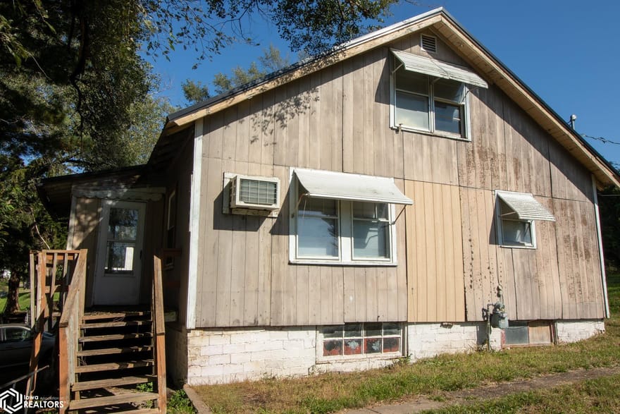 114 S Van Buren Avenue, Ottumwa, Iowa