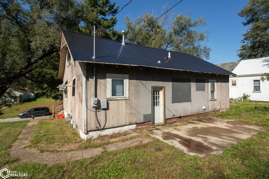 114 S Van Buren Avenue, Ottumwa, Iowa