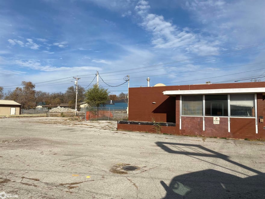 305 S Iowa Avenue, Ottumwa, Iowa