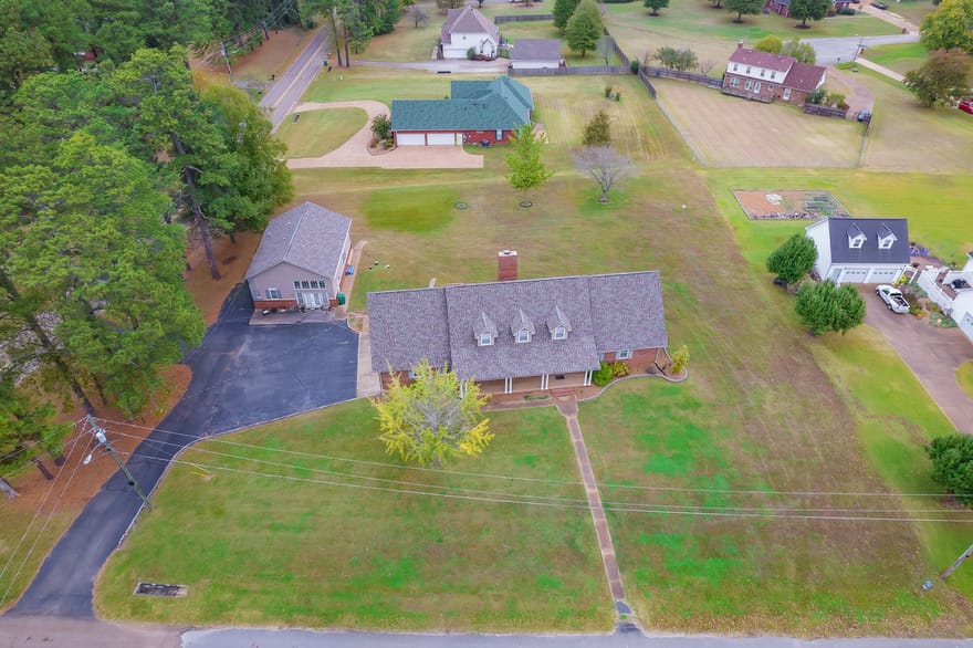 812 Pipkin Rd, Jackson, Tennessee