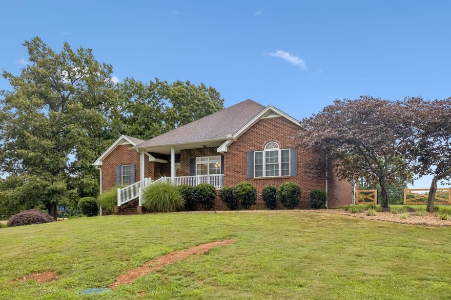 112 Kelly Ln, Lafayette, Tennessee