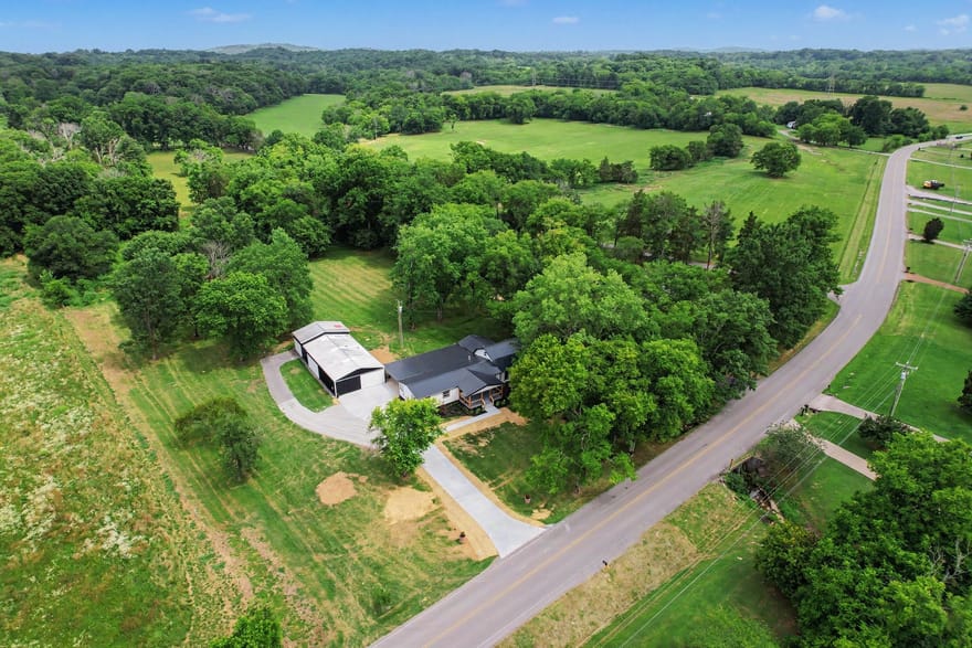 305 Martha Leeville Rd, Lebanon, Tennessee