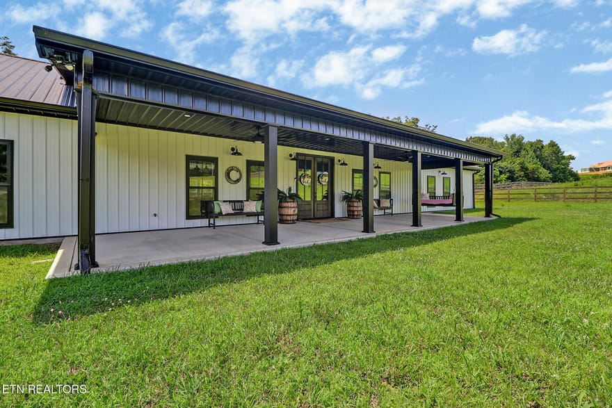 2175 N Lick Creek Rd, Byrdstown, Tennessee