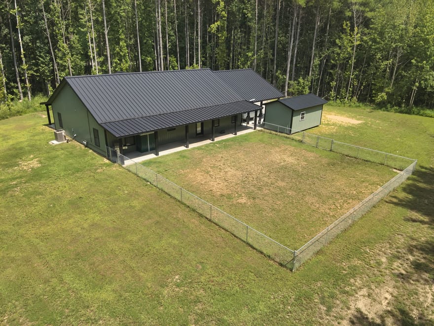4897 Lick Creek Rd, Linden, Tennessee
