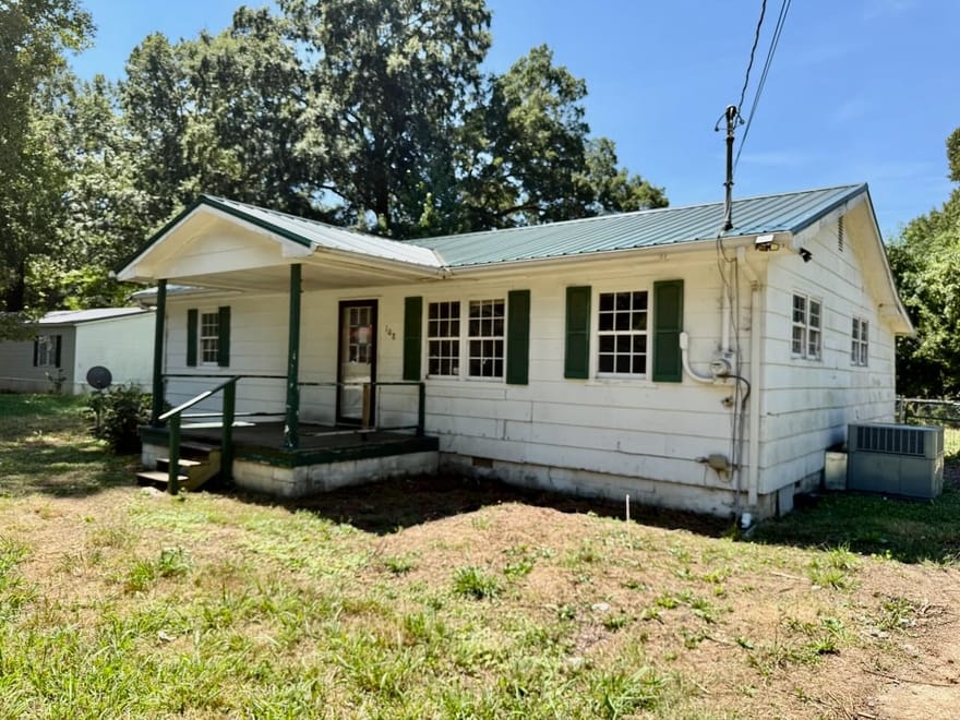 108 Oakwood Dr, Huntland, Tennessee
