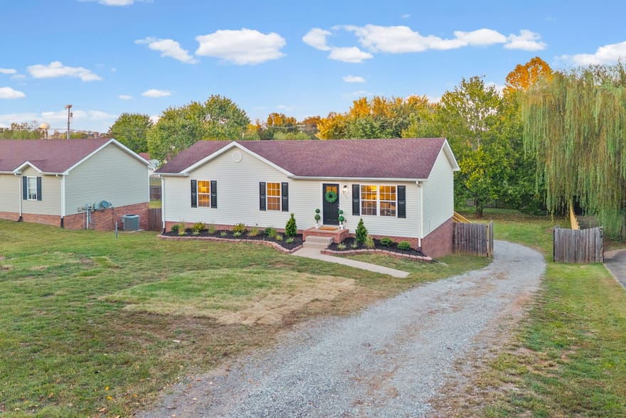 1823 Needmore Road, Clarksville, Tennessee