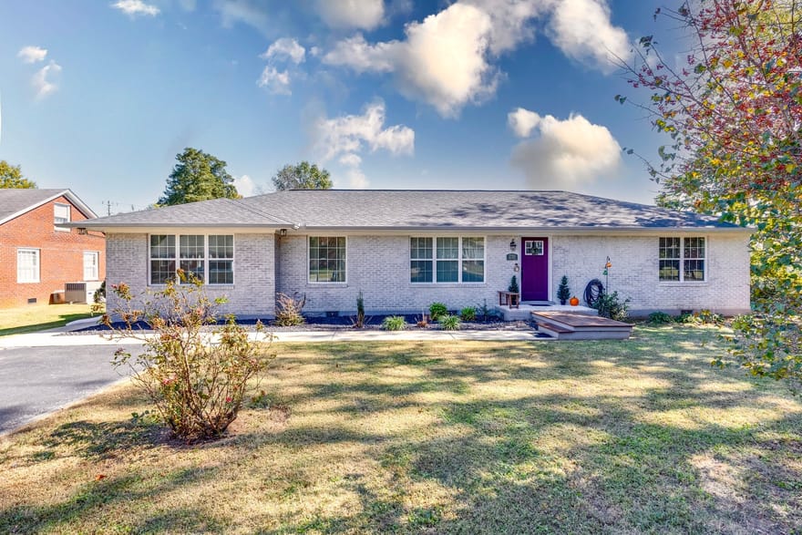 220 Parkes Ave, Lawrenceburg, Tennessee