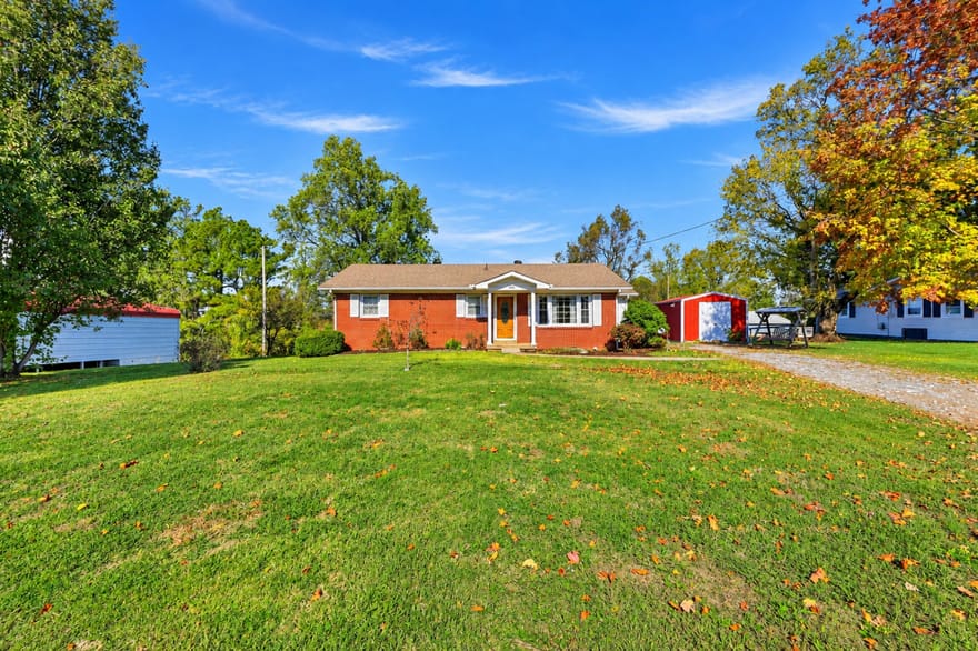 1039 N 1st St, Westmoreland, Tennessee