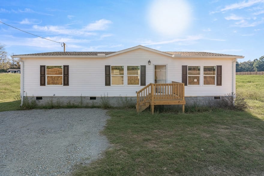 395 Busby Rd, Loretto, Tennessee