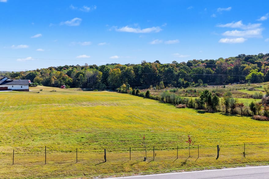 Buddy Rd, Burns, Tennessee