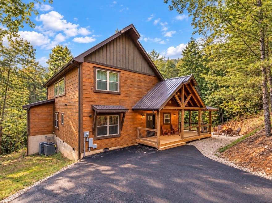 2762 Sawmill Branch Dr, Sevierville, Tennessee