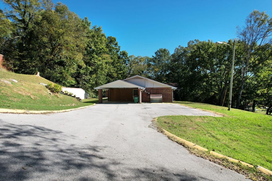 116 N Magnolia Avenue, South Pittsburg, Tennessee