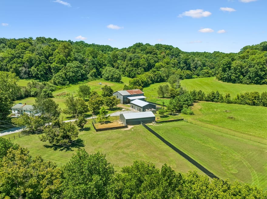 3025 Knob Creek Rd, Columbia, Tennessee