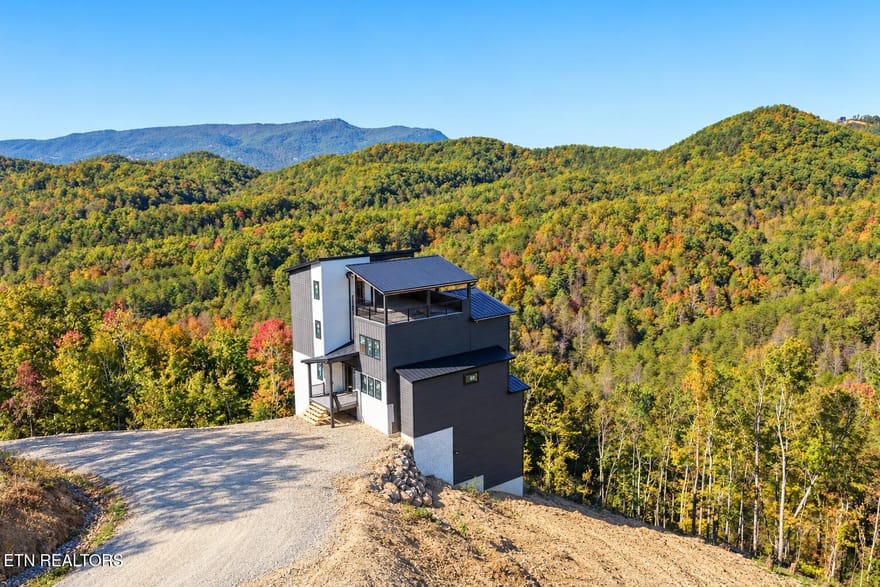 2860 Red Sky Drive, Sevierville, Tennessee