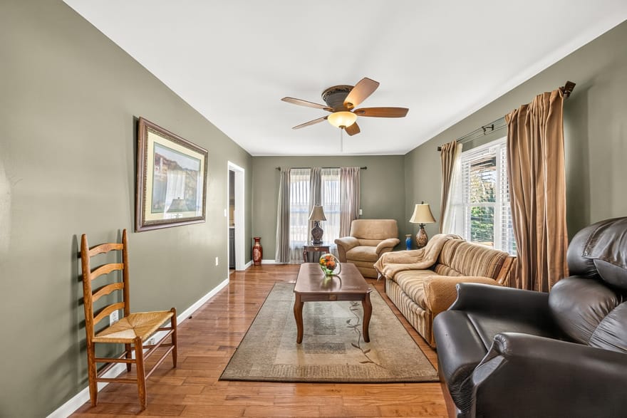 218 E Lake Ave, Celina, Tennessee