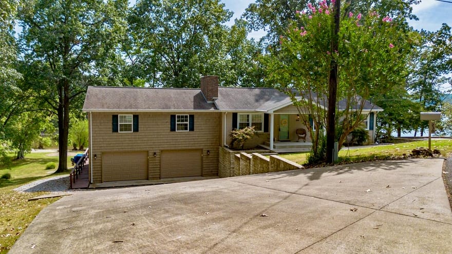 230 Cherokee Loop, Eddyville, Kentucky