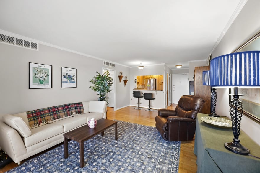 2121 Nicholasville Road, Lexington, Kentucky