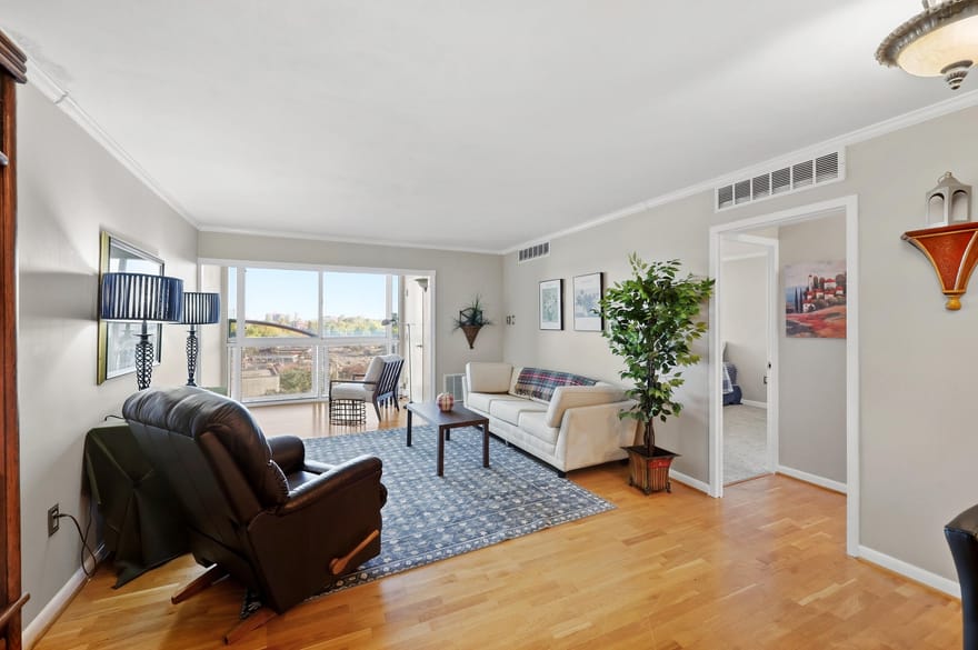2121 Nicholasville Road, Lexington, Kentucky
