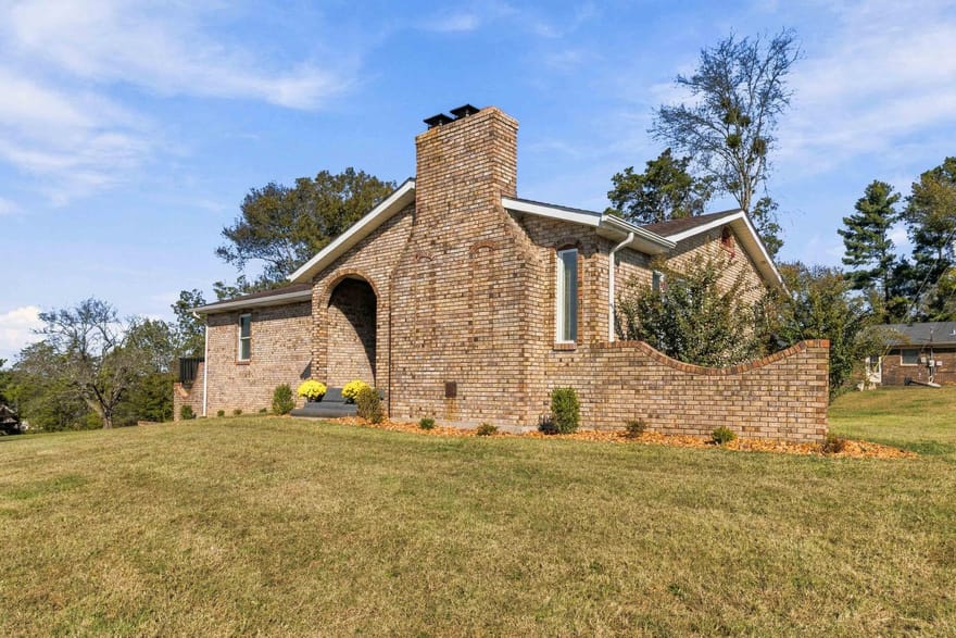 2270 Oak Hill Road, Somerset, Kentucky