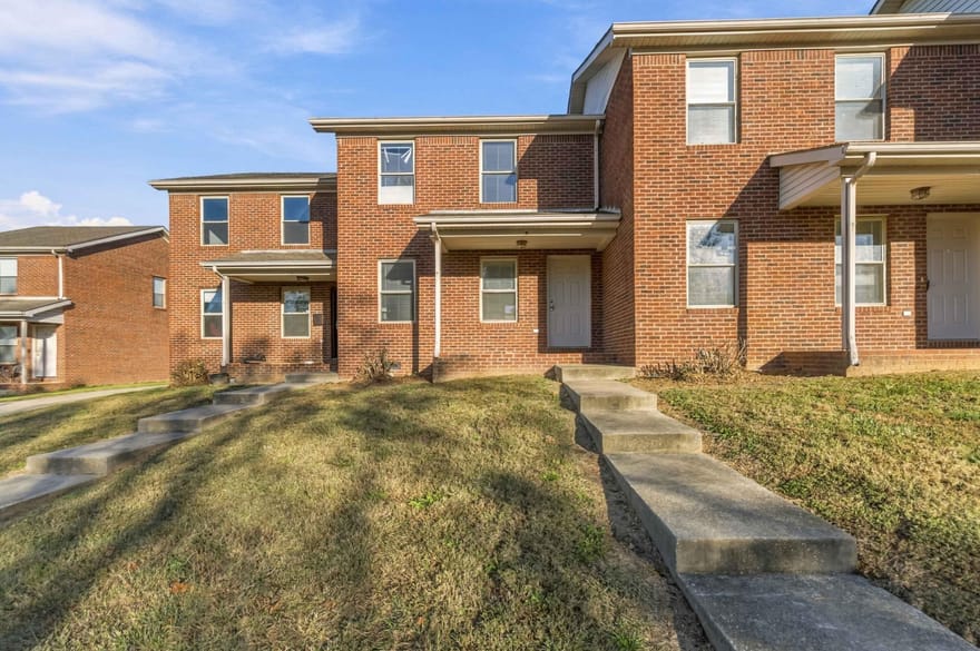 502 Tecumseh Trail, Versailles, Kentucky