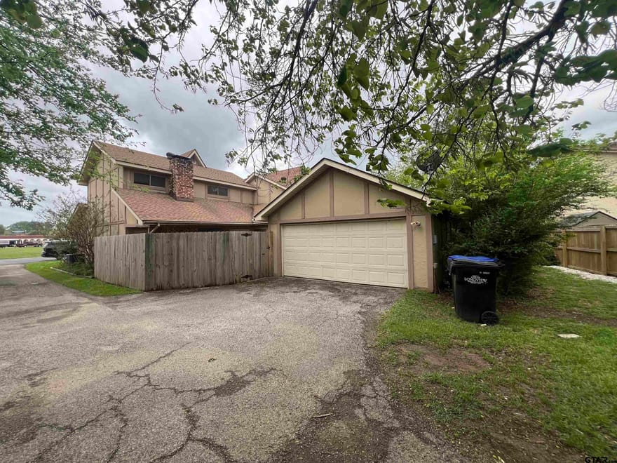 1009 Towne Lake Dr., Longview, Texas