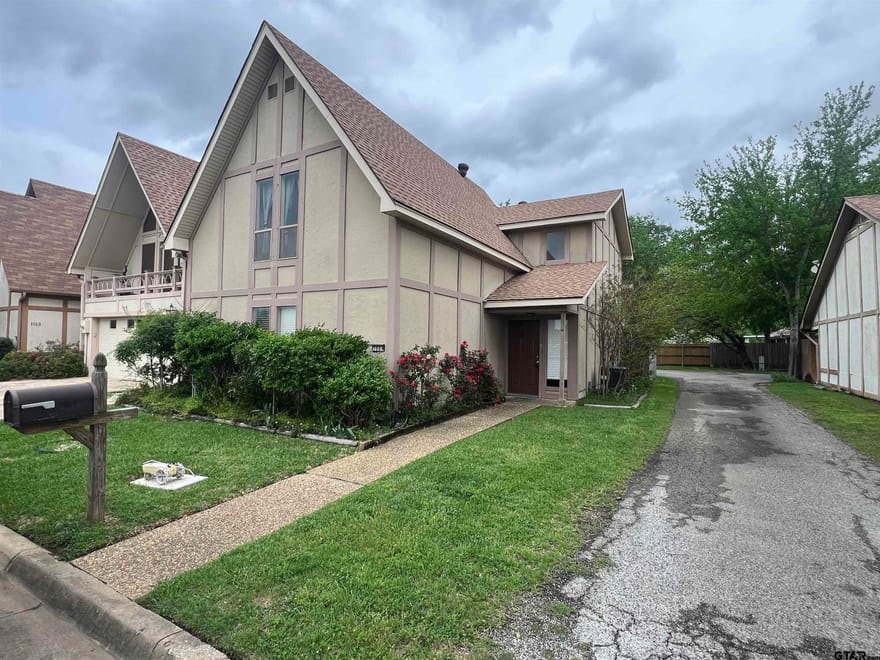 1009 Towne Lake Dr., Longview, Texas