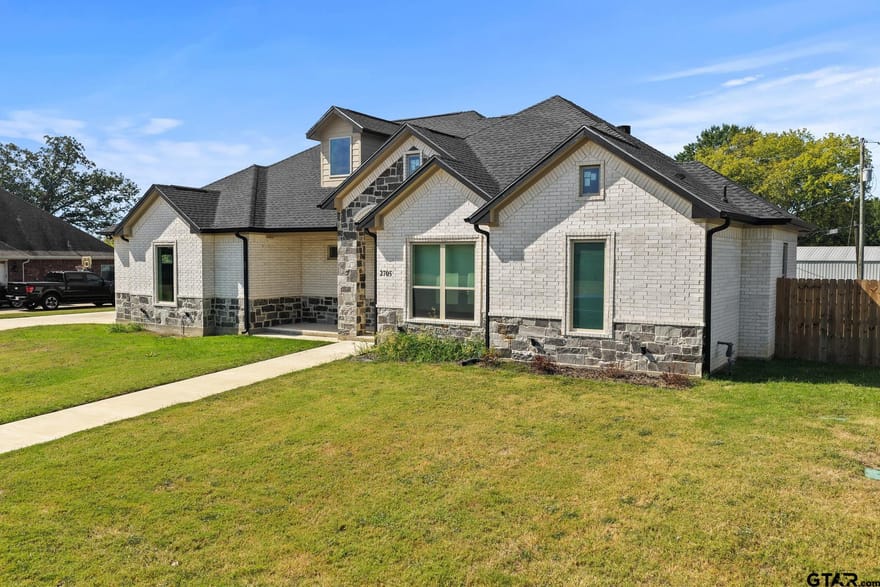 2705 Stone Briar, Mt Pleasant, Texas